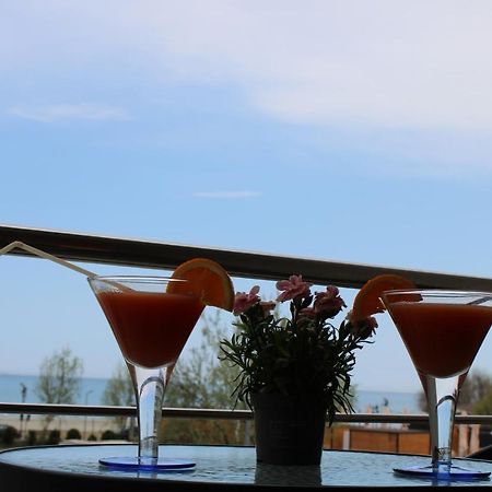 Bluewaves Apartment Mamaia Nord Năvodari Eksteriør bilde